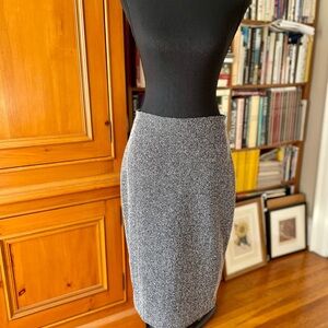 Banana Republic Classic Gray Herringbone Pencil Skirt Size 4 BNWT
